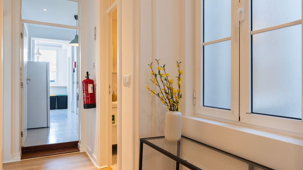 Classy 3-Bedroom Lisbon Apartment by LovelyStay