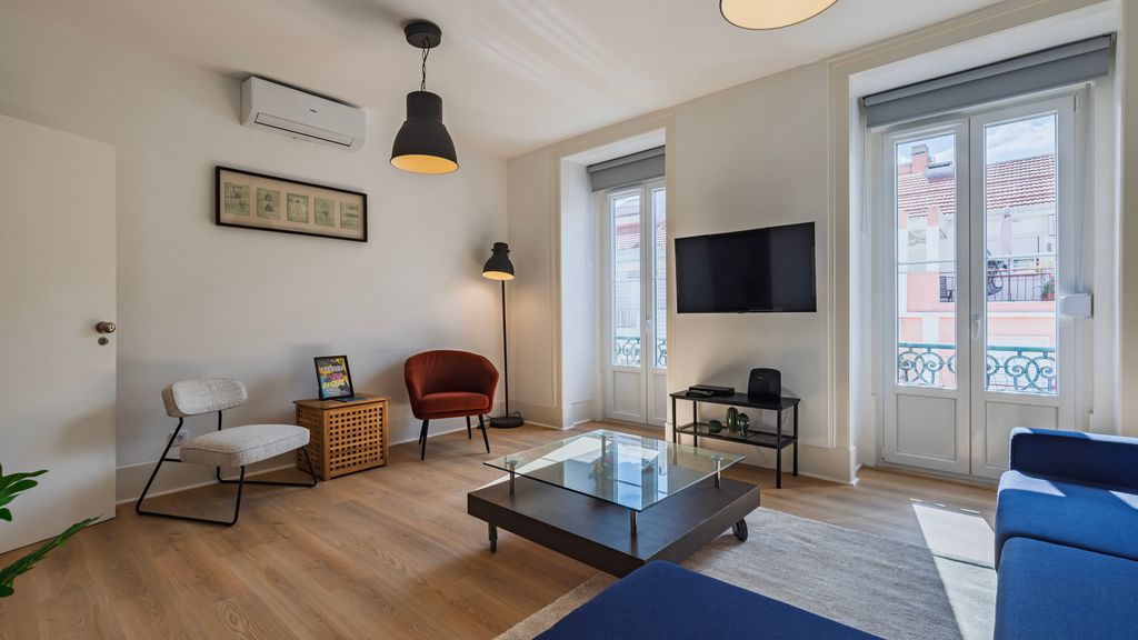 Classy 3-Bedroom Lisbon Apartment by LovelyStay