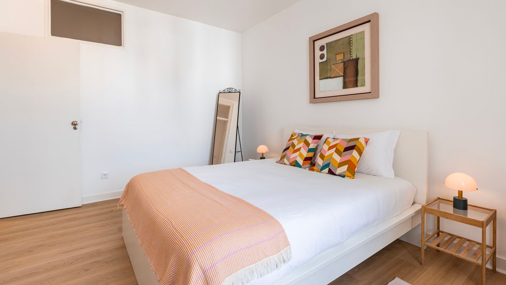 Classy 3-Bedroom Lisbon Apartment by LovelyStay