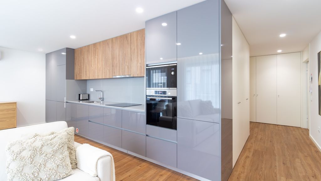 Polacos Residence | 2BR | Apt H by LovelyStay