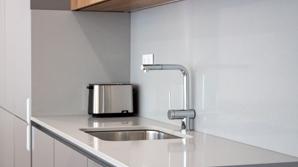 Polacos Residence | 2BR | Apt H by LovelyStay
