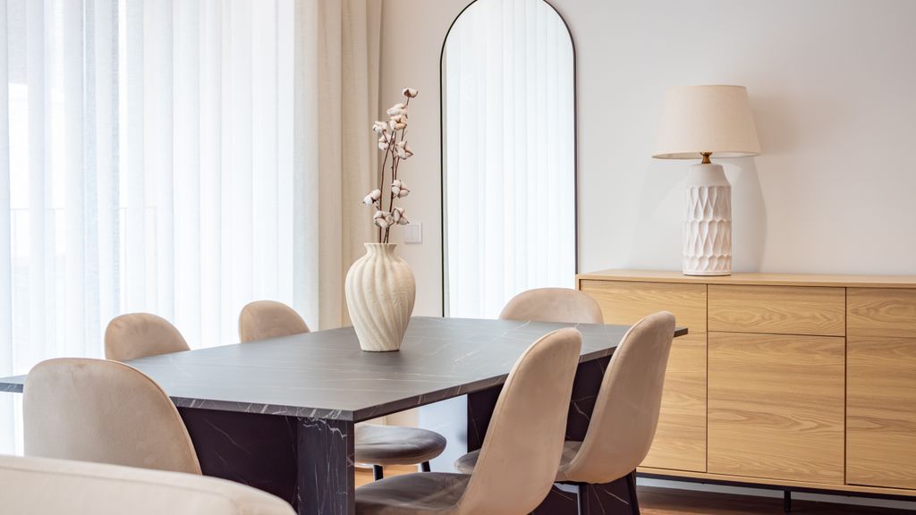 Polacos Residence | 2BR | Apt H by LovelyStay
