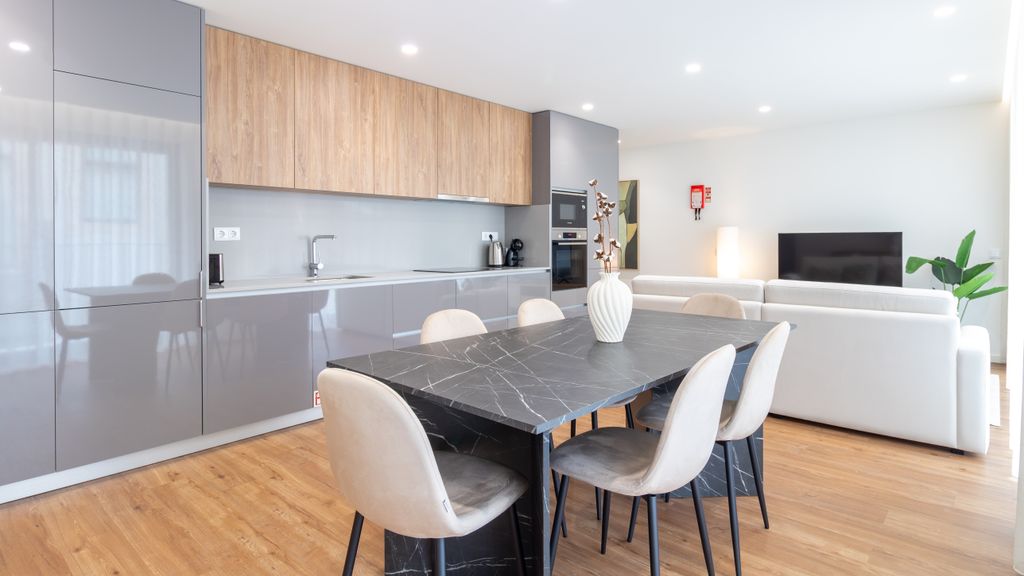 Polacos Residence | 2BR | Apt H by LovelyStay