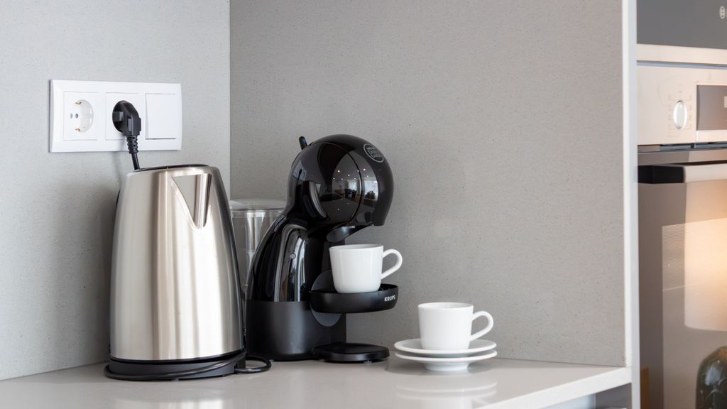 Polacos Residence | 2BR | Apt H by LovelyStay