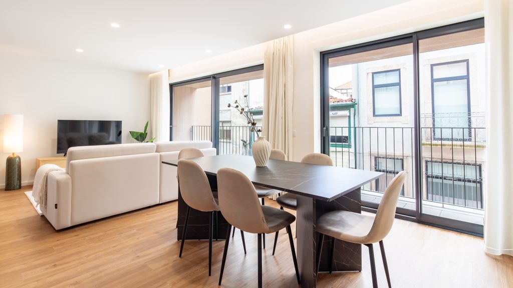 Polacos Residence | 2BR | Apt H by LovelyStay