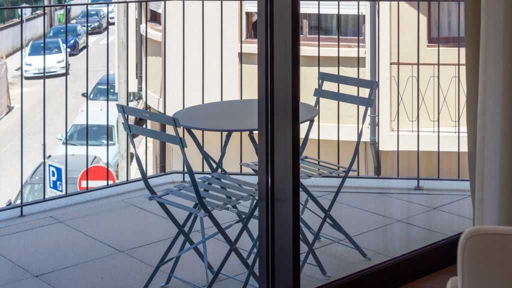 Polacos Residence | 2BR | Apt J by LovelyStay
