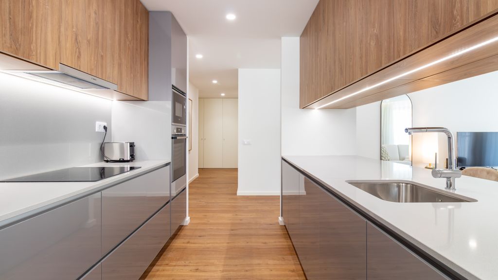 Polacos Residence | 2BR | Apt J by LovelyStay