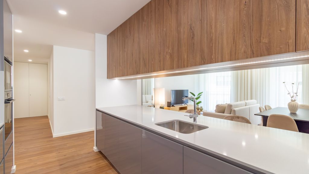 Polacos Residence | 2BR | Apt J by LovelyStay