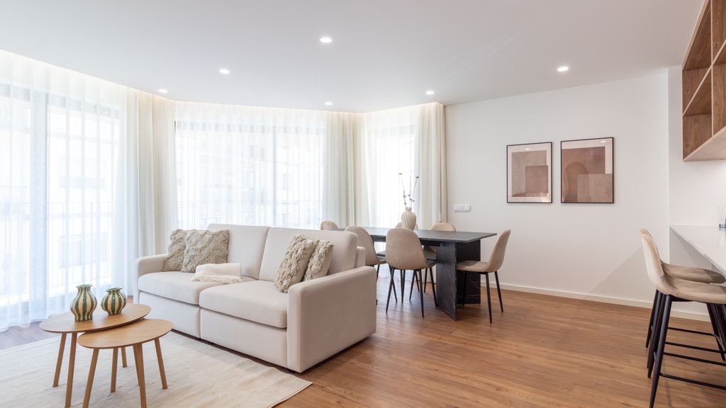 Polacos Residence | 2BR | Apt J by LovelyStay
