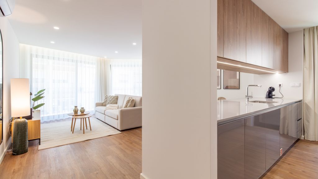 Polacos Residence | 2BR | Apt J by LovelyStay