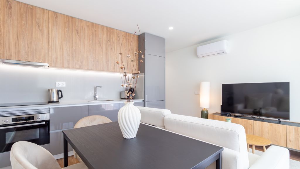 Polacos Residence | 1BR | Apt P by LovelyStay
