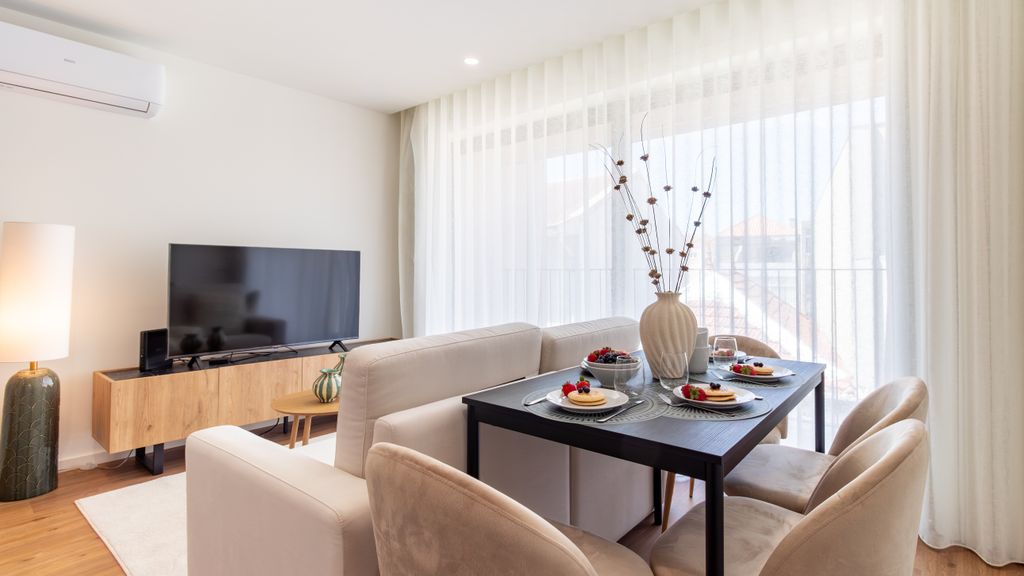 Polacos Residence | 1BR | Apt P by LovelyStay