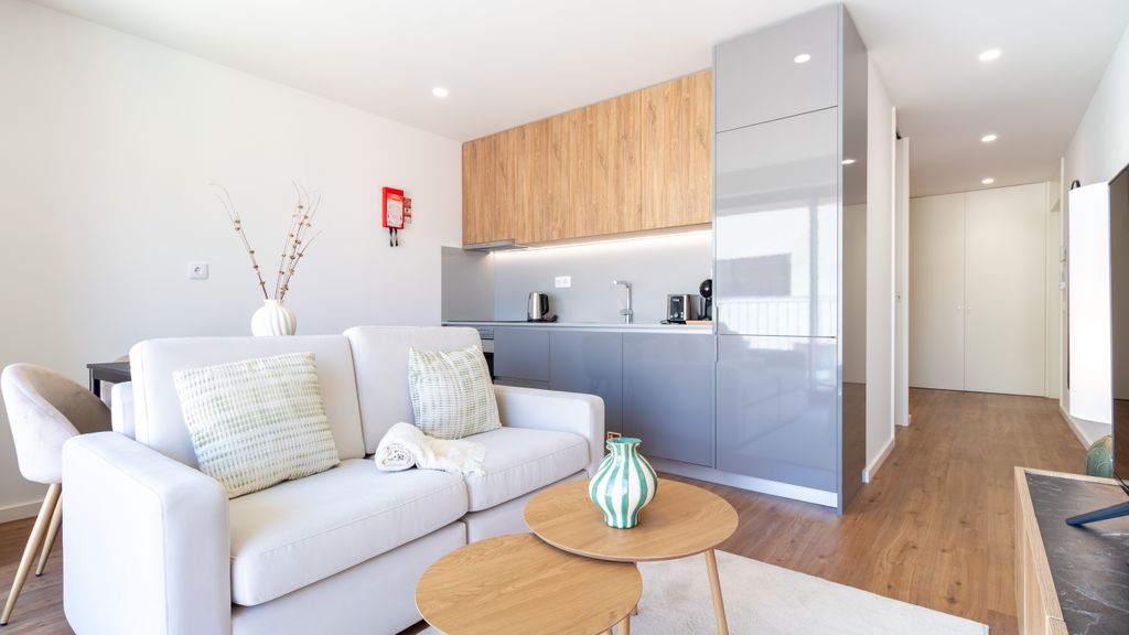 Polacos Residence | 1BR | Apt P by LovelyStay