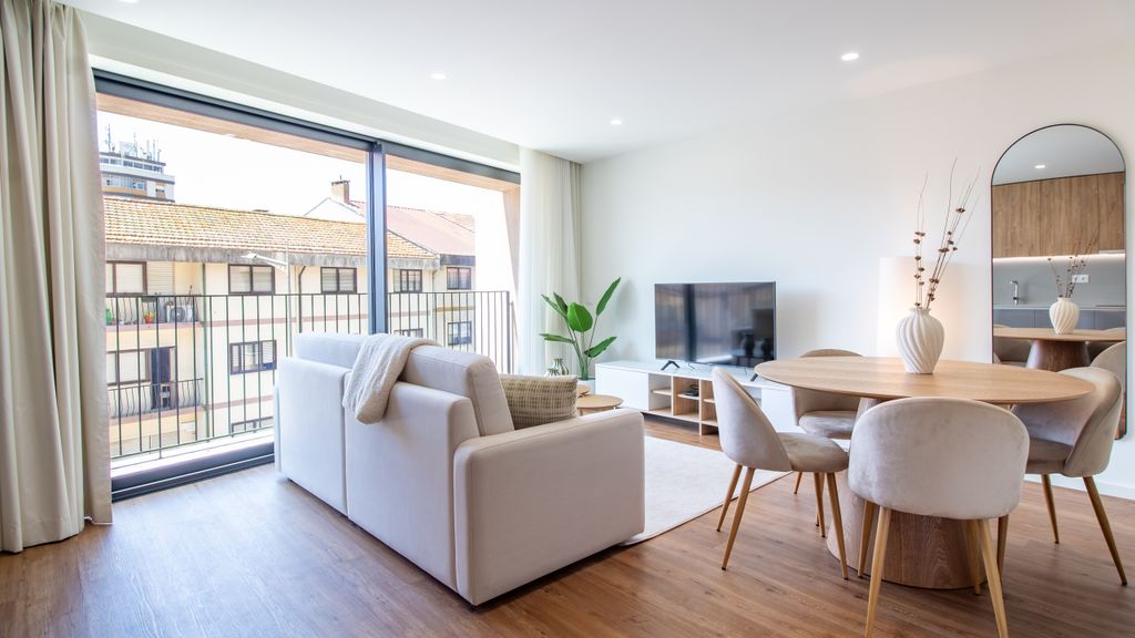 Polacos Residence | 1BR | Apt T by LovelyStay