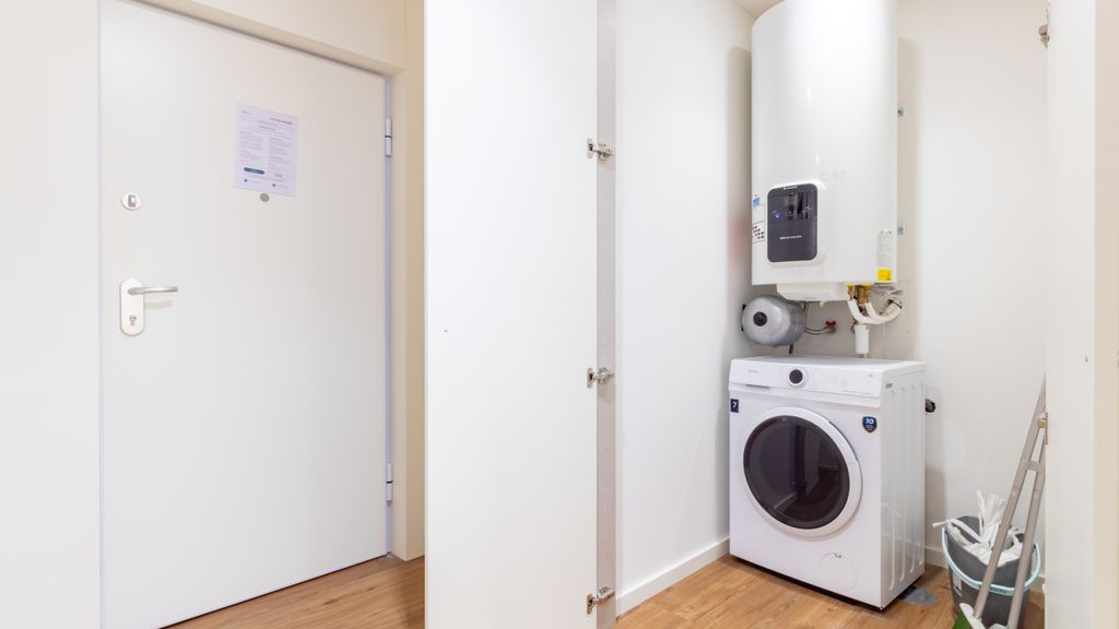 Polacos Residence | 2BR | Apt W by LovelyStay