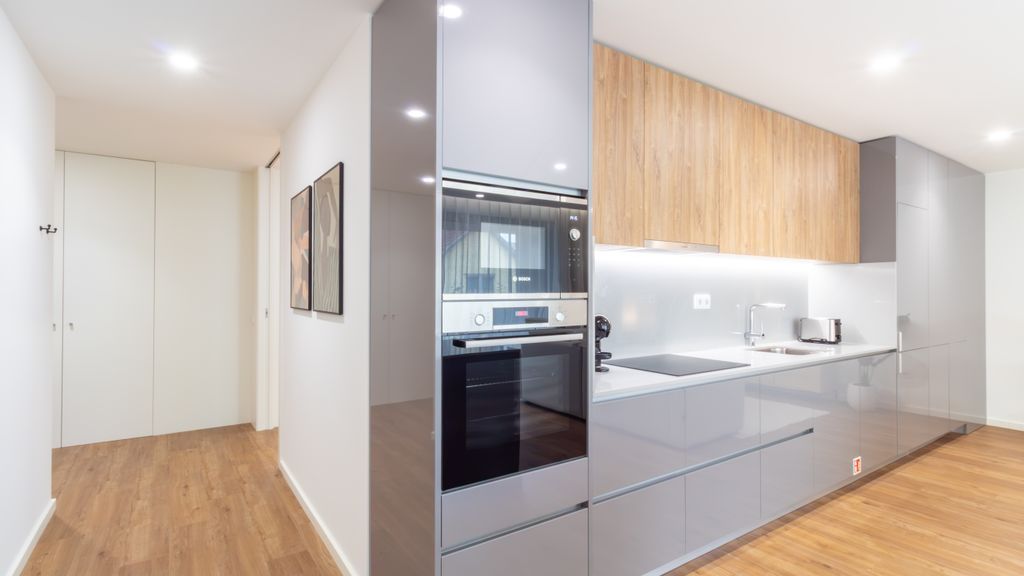 Polacos Residence | 2BR | Apt W by LovelyStay