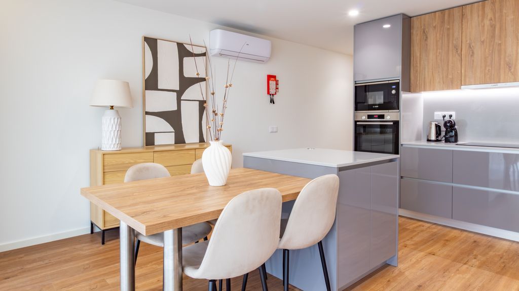 Polacos Residence | 2BR | Apt W by LovelyStay