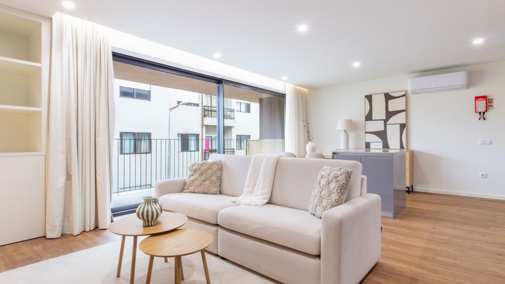 Polacos Residence | 2BR | Apt W by LovelyStay