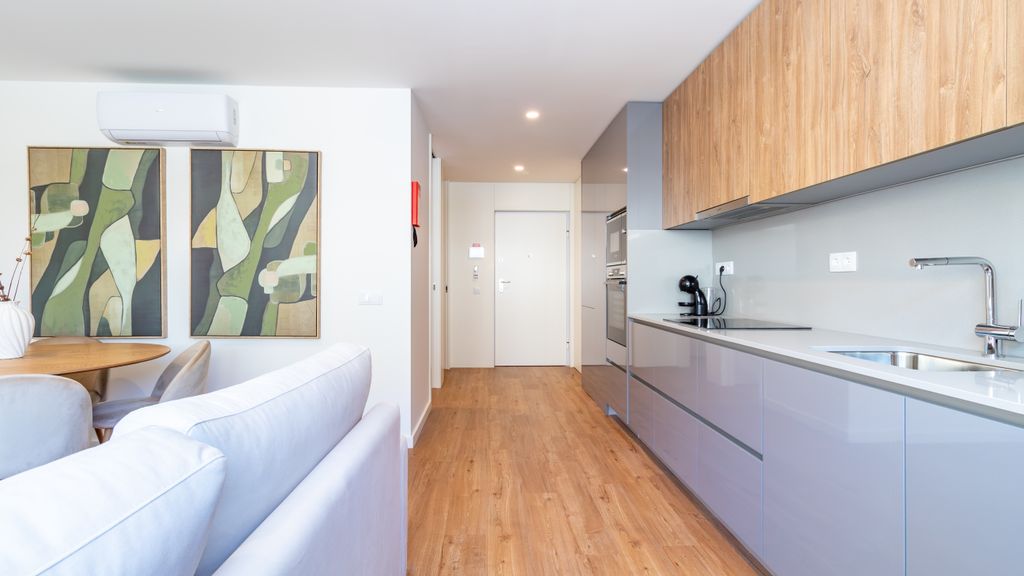 Polacos Residence | 1BR | Apt D by LovelyStay