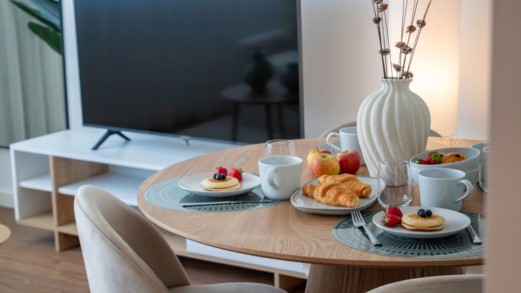 Polacos Residence | 1BR | Apt D by LovelyStay