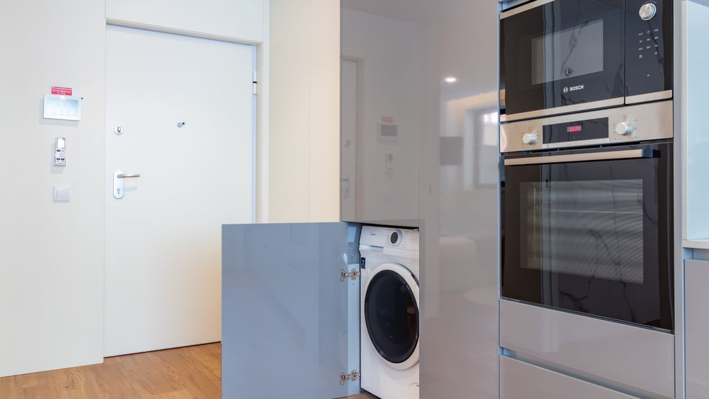 Polacos Residence | 1BR | Apt D by LovelyStay