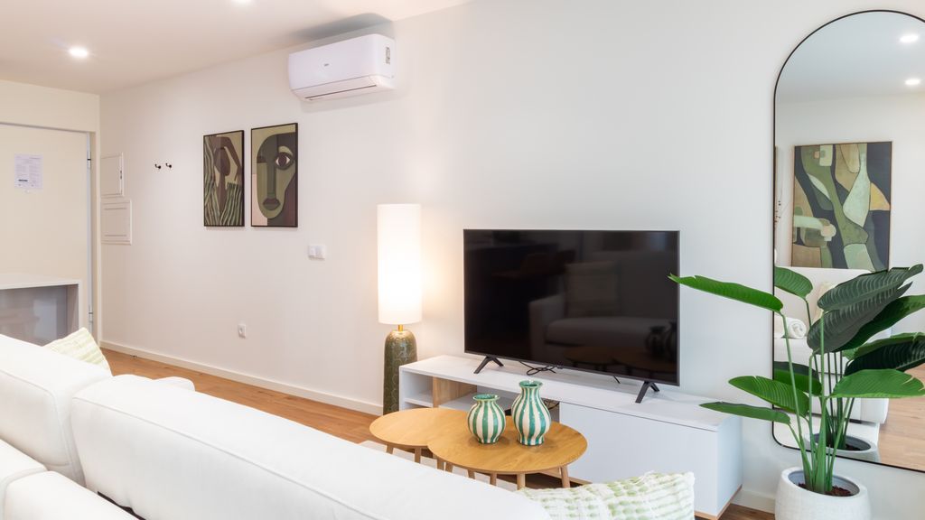 Polacos Residence | 1BR | Apt U by LovelyStay