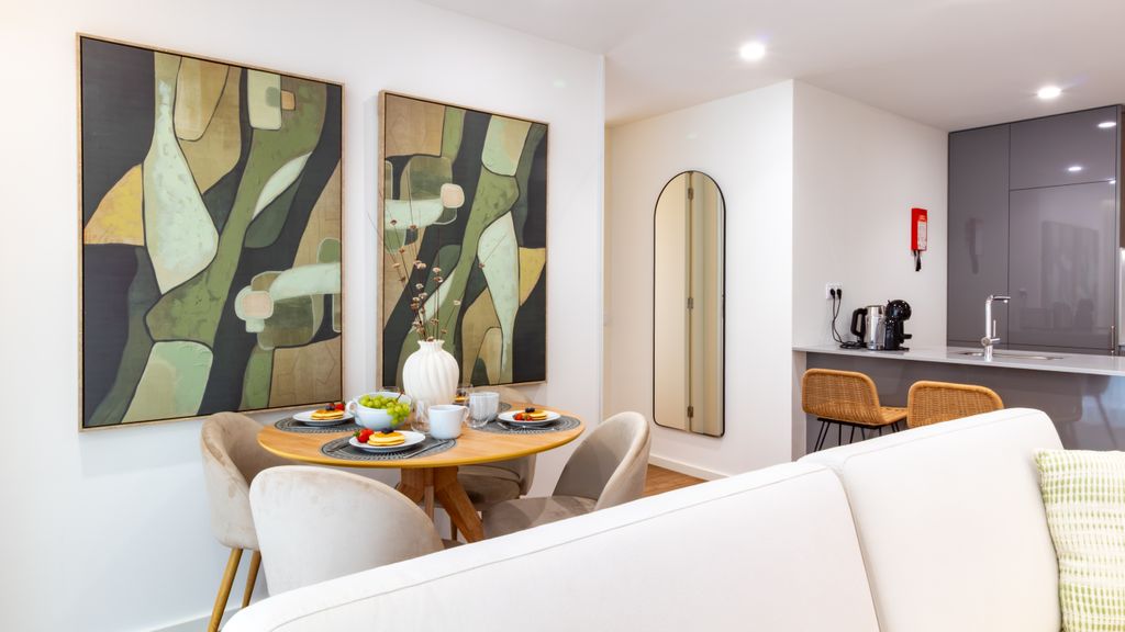 Polacos Residence | 1BR | Apt U by LovelyStay