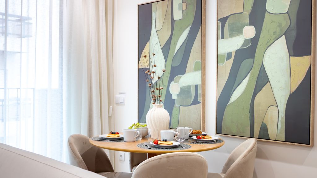 Polacos Residence | 1BR | Apt U by LovelyStay