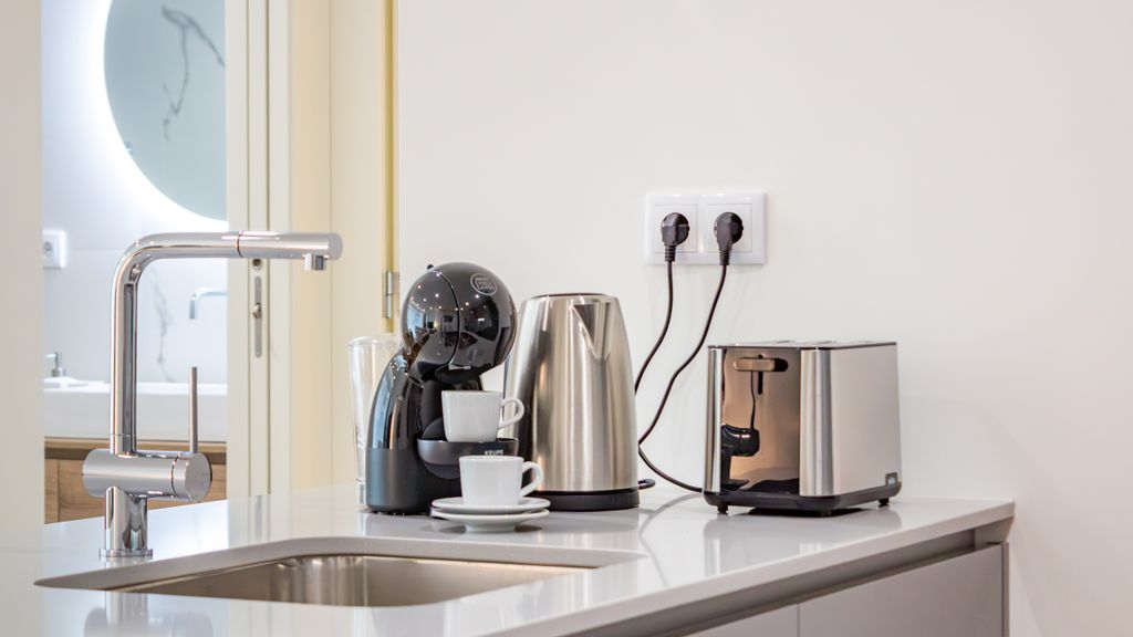 Polacos Residence | 1BR | Apt U by LovelyStay