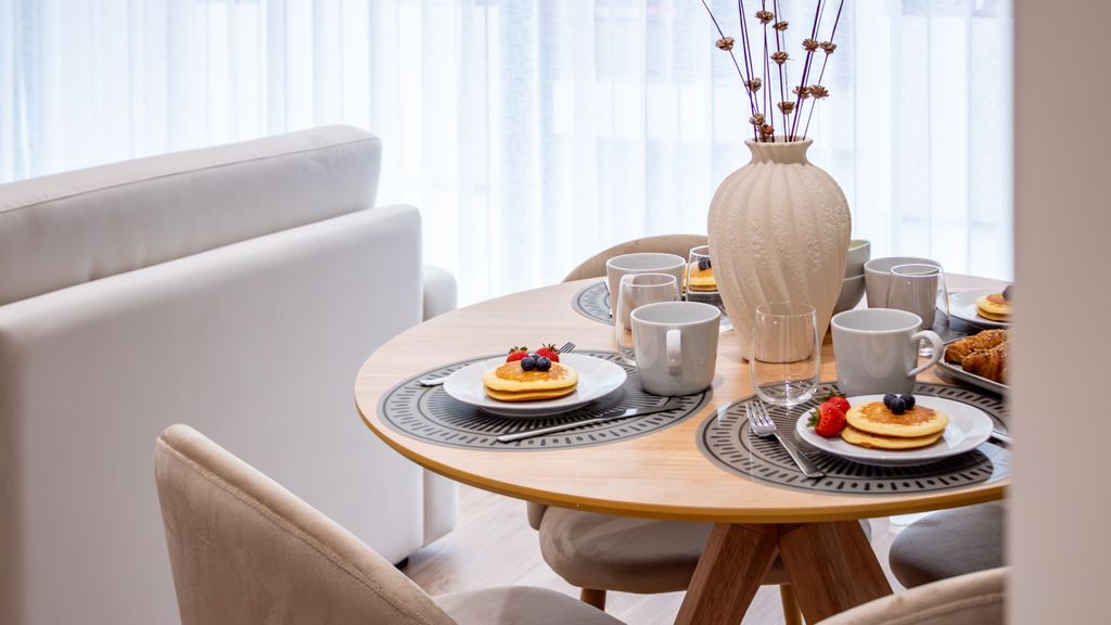 Polacos Residence | 1BR | Apt U by LovelyStay