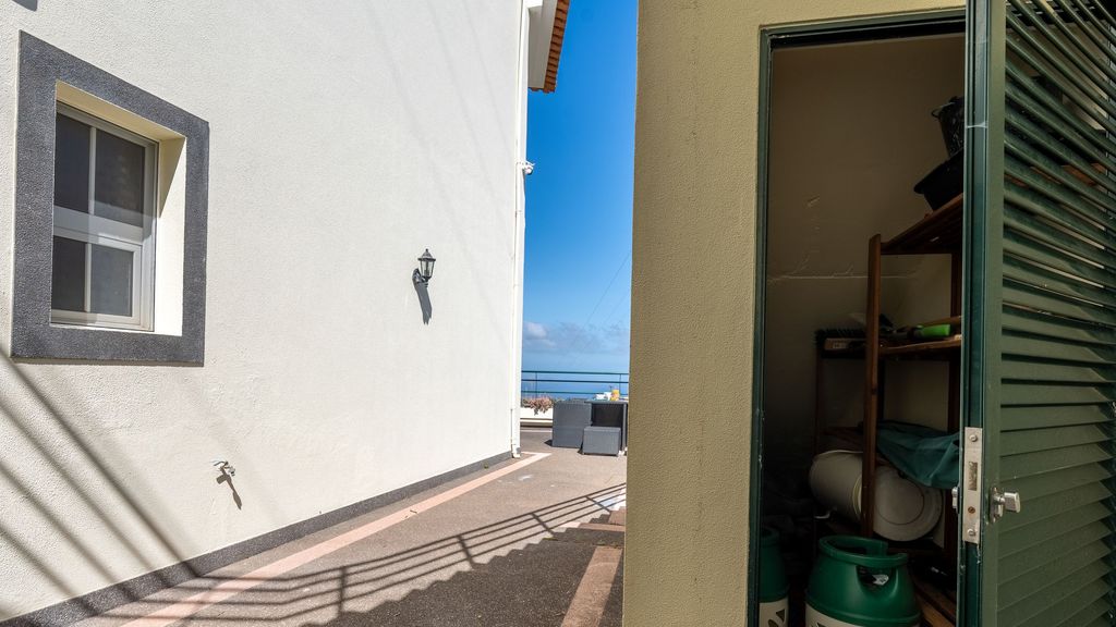 Desertas Vista Casa by LovelyStay