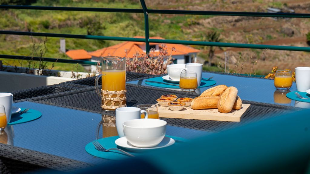 Desertas Vista Casa by LovelyStay