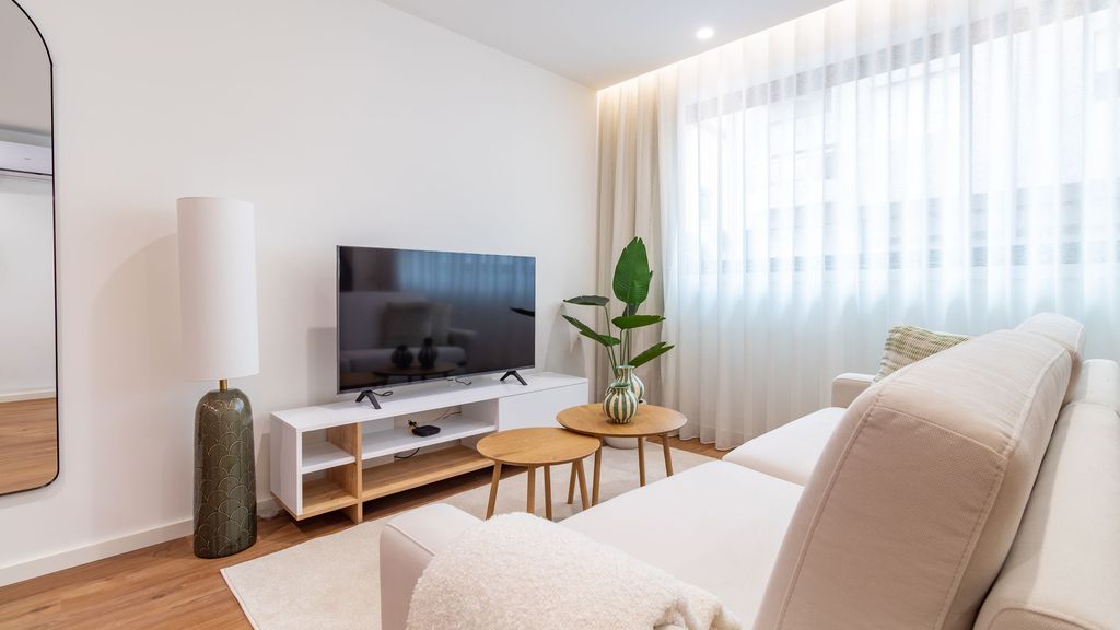 Polacos Residence | 1BR | Apt AA by LovelyStay