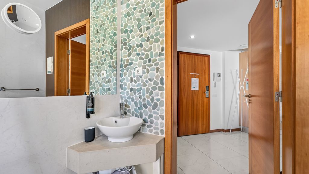 Baia da Luz Resort | 1BR with Pool by LovelyStay