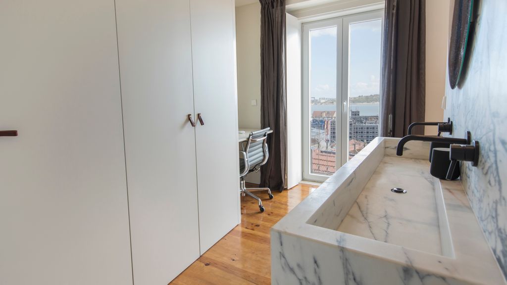 Stunning Penthouse w/ the best views by LovelyStay