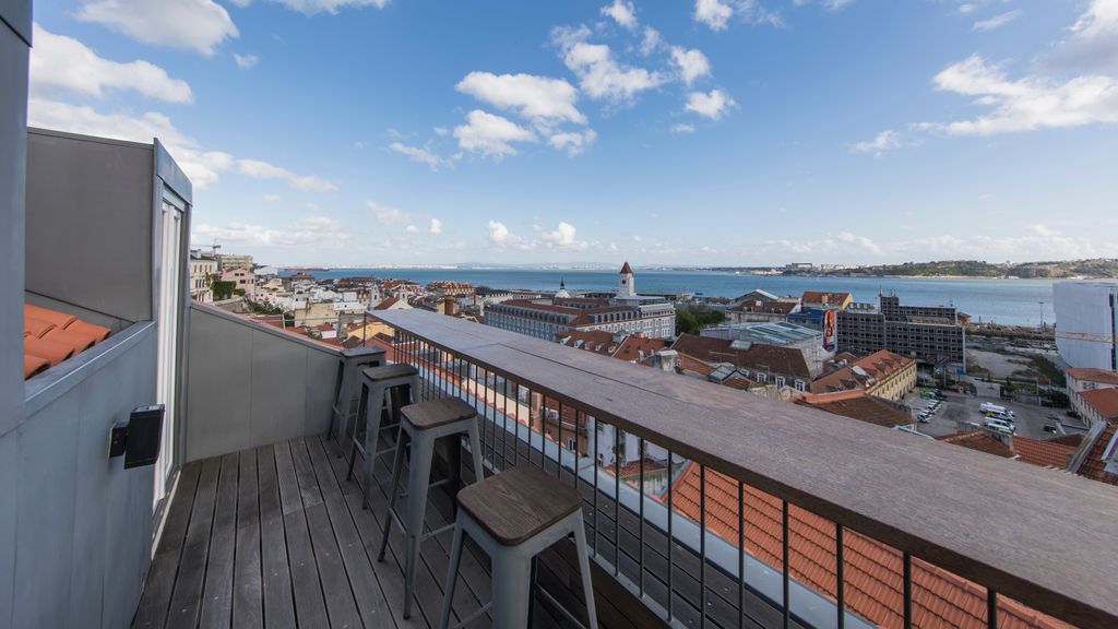 Stunning Penthouse w/ the best views by LovelyStay