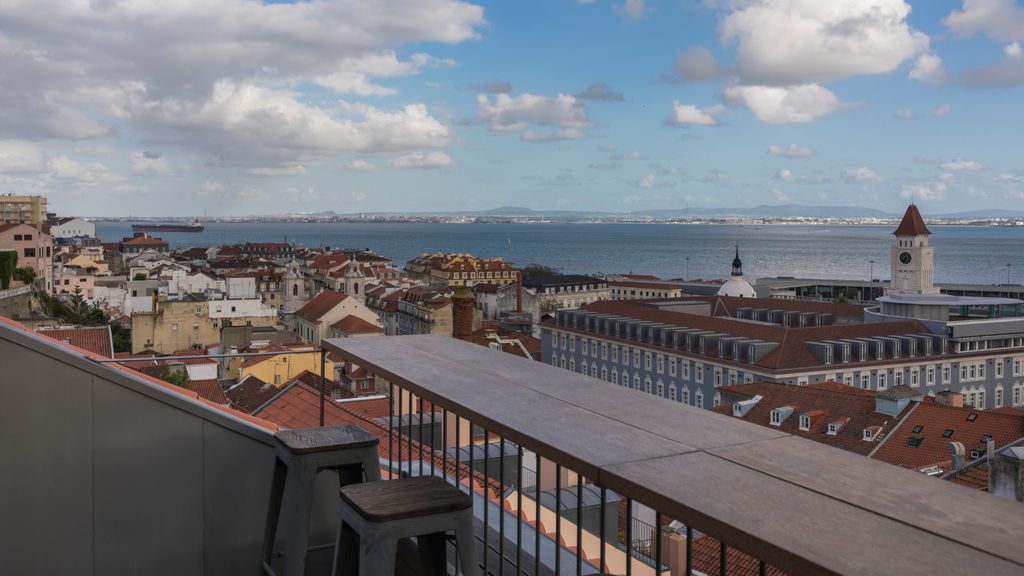 Stunning Penthouse w/ the best views by LovelyStay