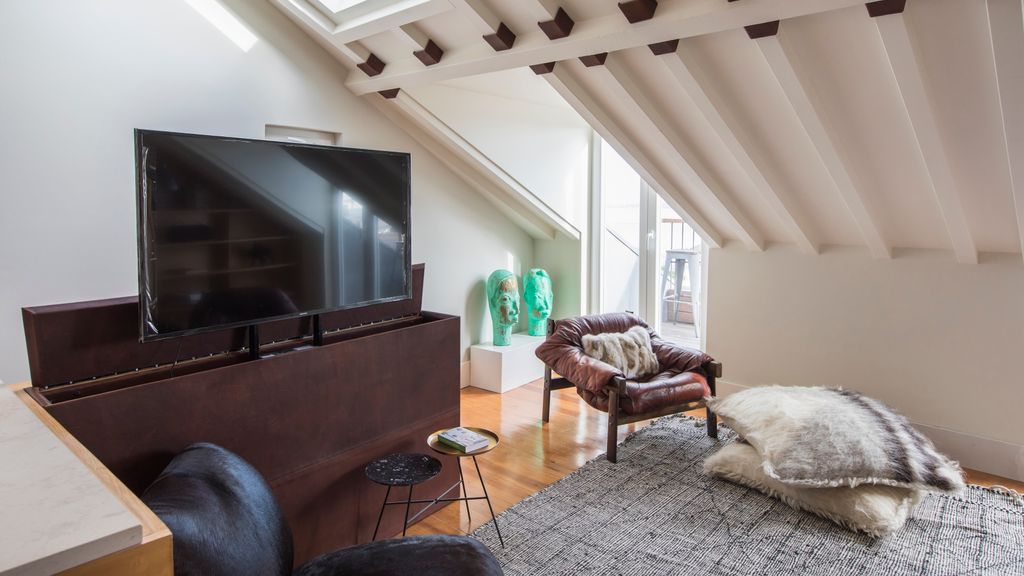 Stunning Penthouse w/ the best views by LovelyStay