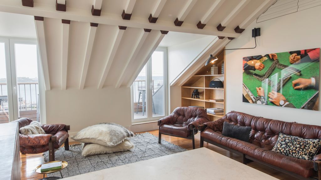 Stunning Penthouse w/ the best views by LovelyStay