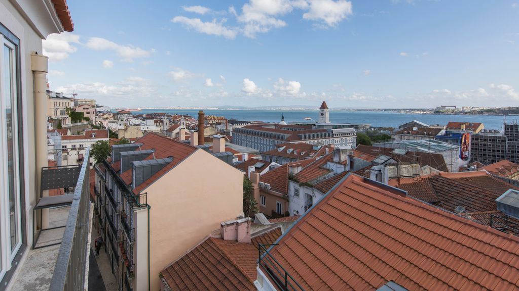 Stunning Penthouse w/ the best views by LovelyStay