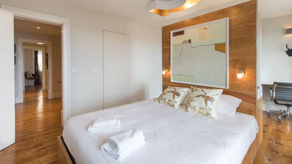Stunning Penthouse w/ the best views by LovelyStay
