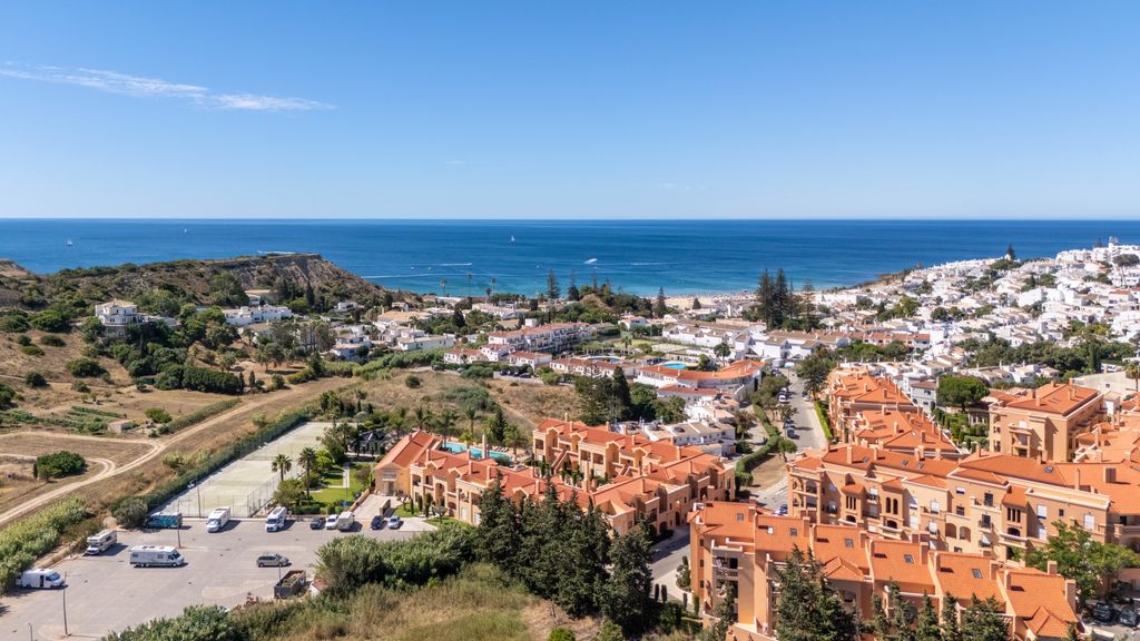 Baia da Luz Resort | 2BR with Pool by LovelyStay