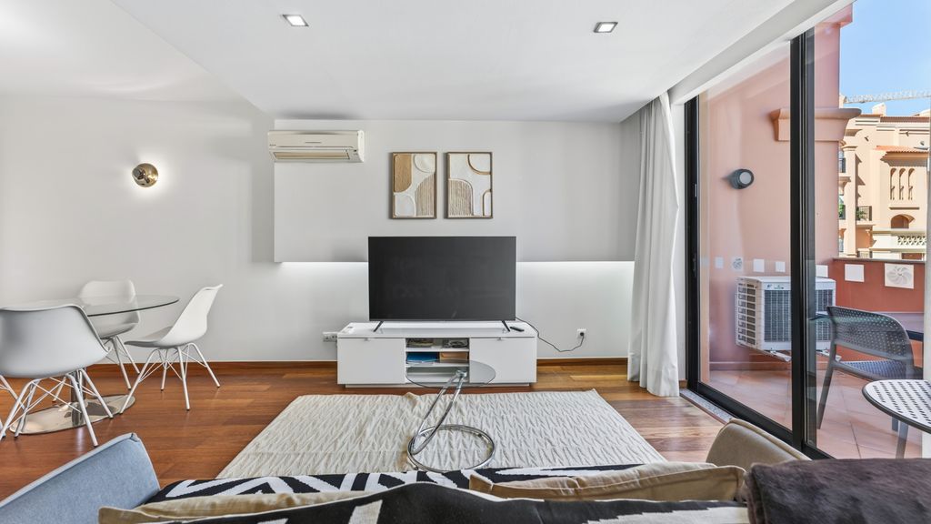 Baia da Luz Resort | 2BR with Pool by LovelyStay