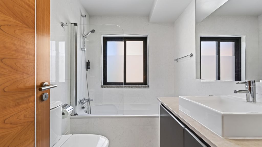 Baia da Luz Resort | 2BR with Pool by LovelyStay