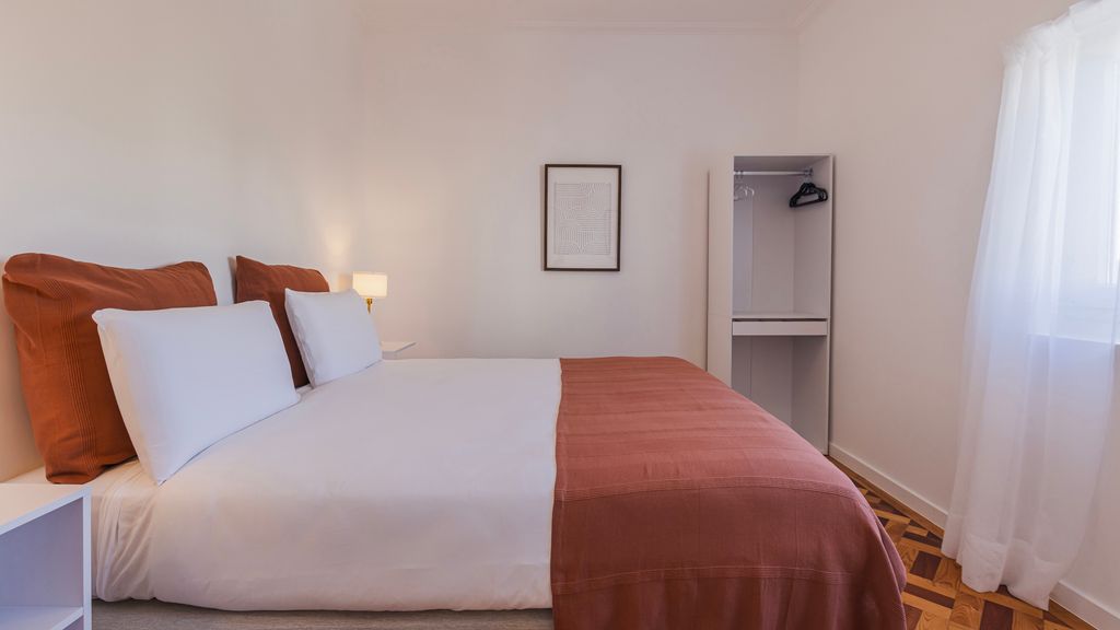 Stunning 3BDR Flat w/ Balcony & AC by LovelyStay