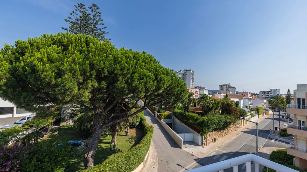 Stunning 3BDR Flat w/ Balcony & AC by LovelyStay