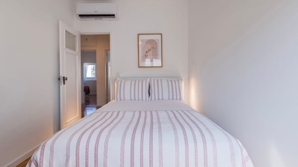 Stunning 3BDR Flat w/ Balcony & AC by LovelyStay