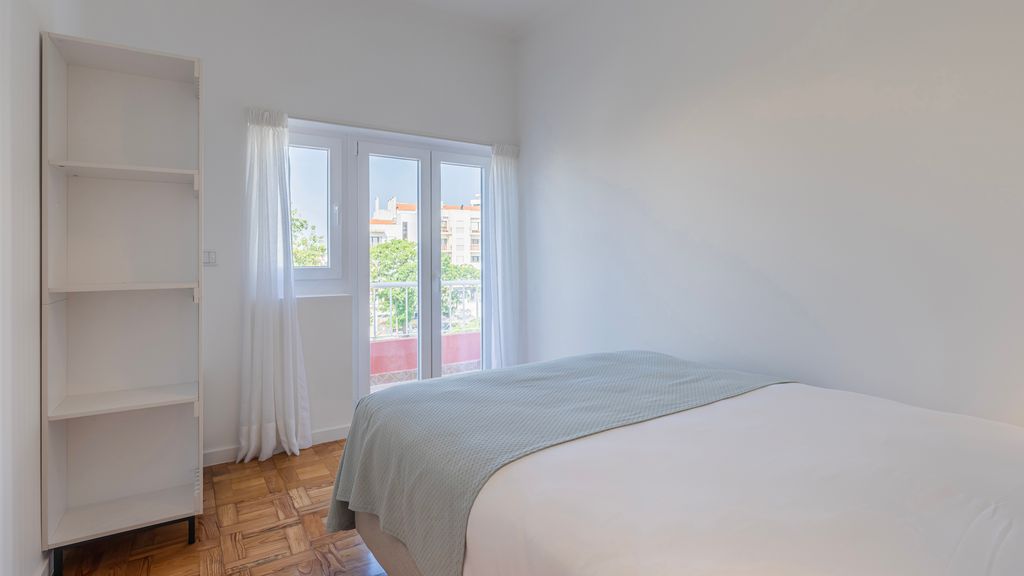 Stunning 3BDR Flat w/ Balcony & AC by LovelyStay