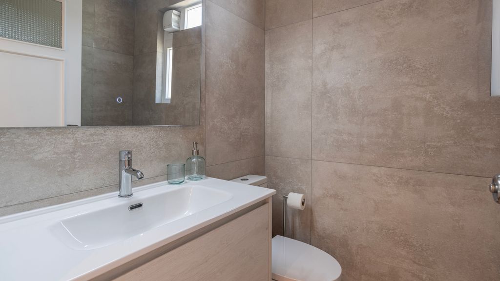 Stunning 3BDR Flat w/ Balcony & AC by LovelyStay