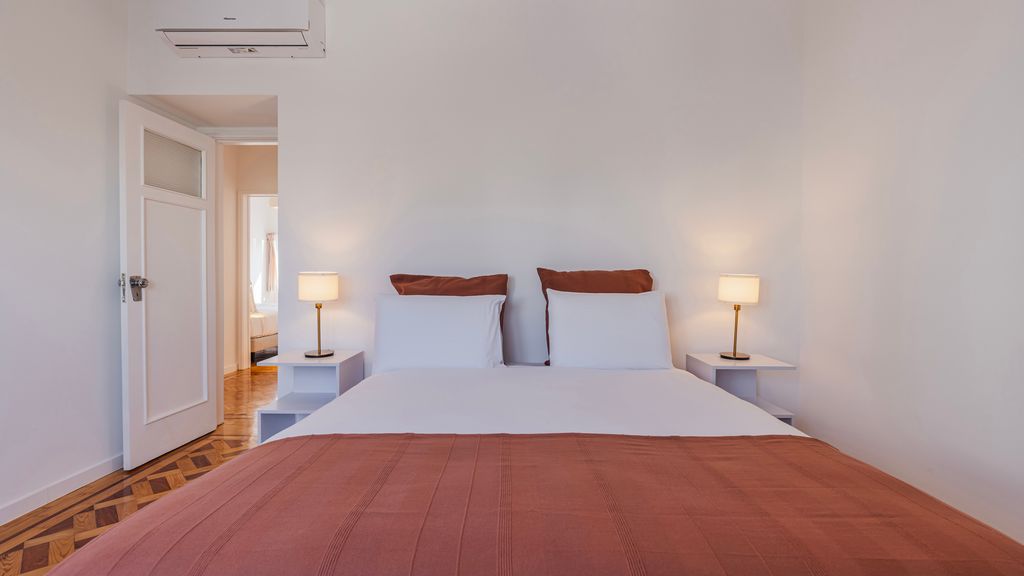 Stunning 3BDR Flat w/ Balcony & AC by LovelyStay
